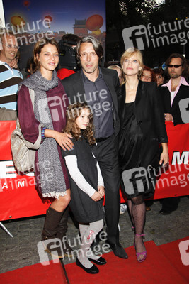 Jessica Schwarz, Valeria Eisenbart, Mads Mikkelsen, Heike Makatsch