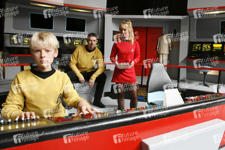 Trekkies auf der Brücke der Enterprise NCC-1701