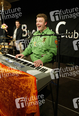 Nico Walser, Wolfgang Grieger