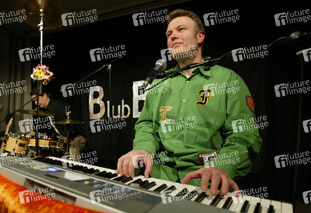 Nico Walser, Wolfgang Grieger