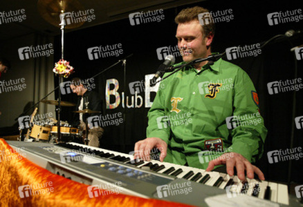 Nico Walser, Wolfgang Grieger