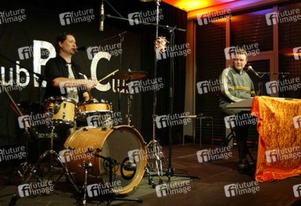 Nico Walser, Wolfgang Grieger