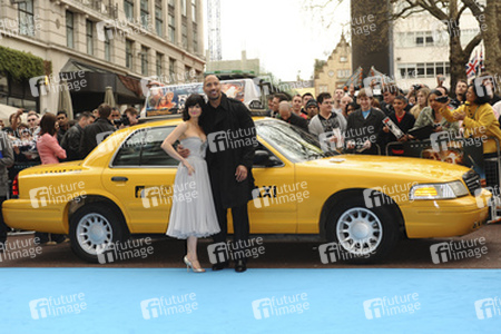 Carla Gugino, Dwayne Johnson
