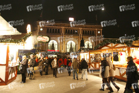 Weihnachtsmarkt auf dem Ernst-August-Platz
