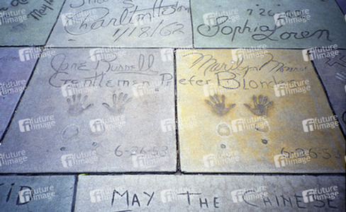 Signaturen in Beton vor dem Grauman's Chinese Theater