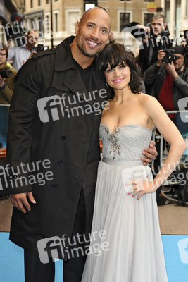 Dwayne Johnson, Carla Gugino