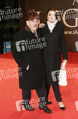 Artur Brauner, Nora Klaas