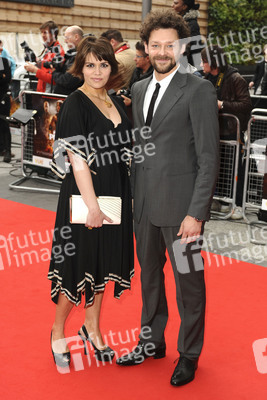 Richard Coyle mit Begleitung