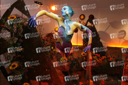 Universum in Rüstung / Armored Universe