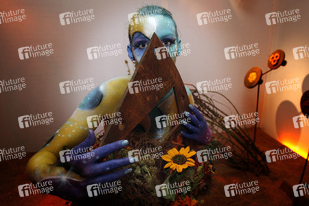 Universum in Rüstung / Armored Universe