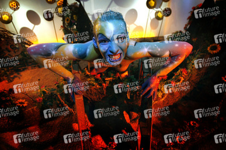 Universum in Rüstung / Armored Universe