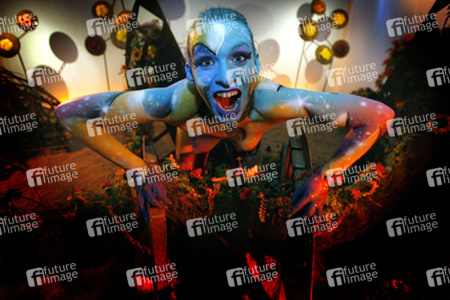 Universum in Rüstung / Armored Universe