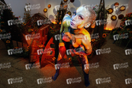 Universum in Rüstung / Armored Universe