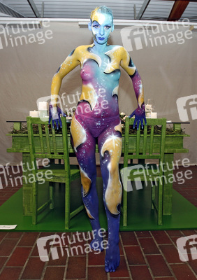 Universum in Rüstung / Armored Universe