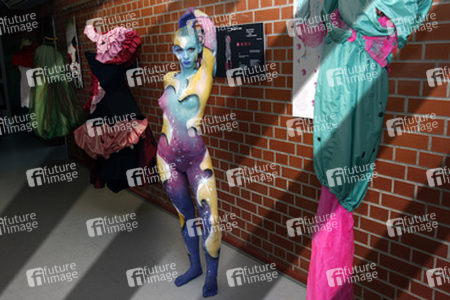 Universum in Rüstung / Armored Universe