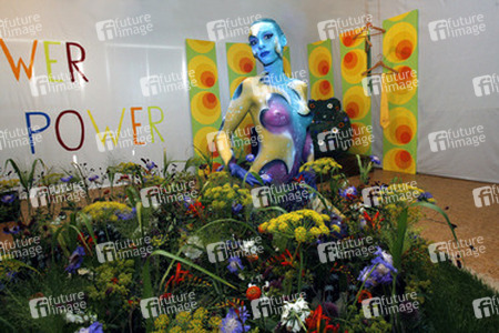 Universum in Rüstung / Armored Universe