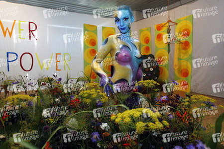 Universum in Rüstung / Armored Universe