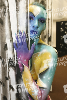 Universum in Rüstung / Armored Universe