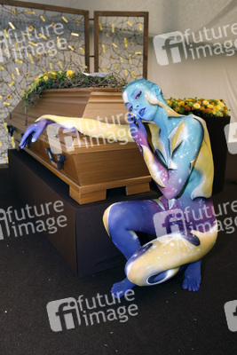 Universum in Rüstung / Armored Universe