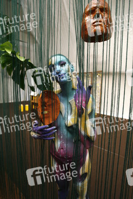 Universum in Rüstung / Armored Universe