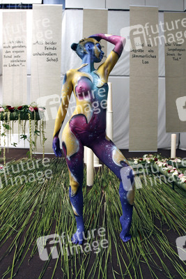 Universum in Rüstung / Armored Universe