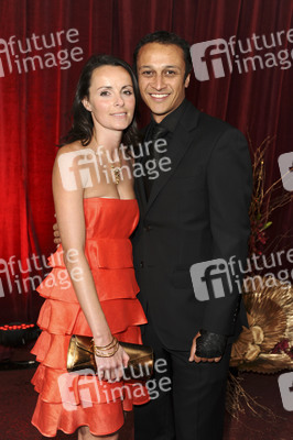 Chris Bisson mit Begleitung