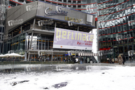 CineStar Kino mit Berlinale Plakat