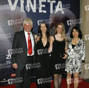 Franziska Stünkel mit Vater Werner, Schwester Regine und Mutter Heike