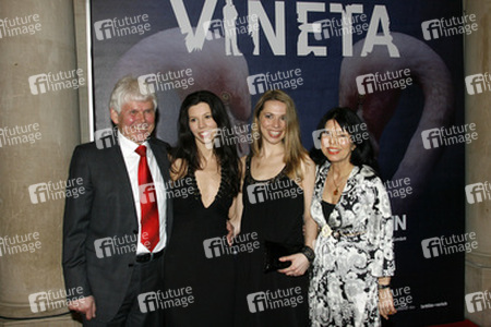 Franziska Stünkel mit Vater Werner, Schwester Regine und Mutter Heike