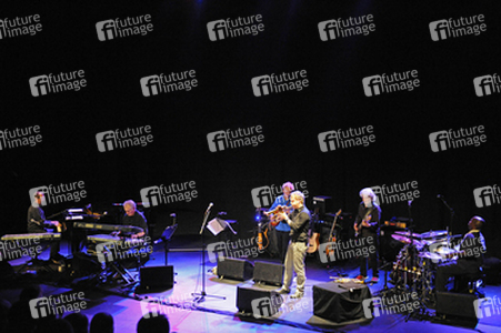Donald Henri 'Don' Grusin, Dave Grusin, Lee Ritenour, Nils Wülker, Wolfgang Schmid, Will Kennedy (The Hang All Stars)
