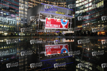 CineStar Kino mit Berlinale Plakat