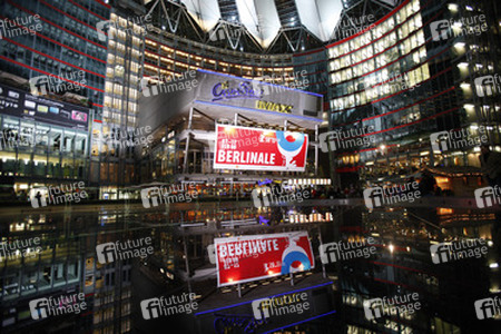 CineStar Kino mit Berlinale Plakat