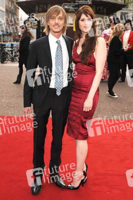 Mackenzie Crook, Gemma Arterton