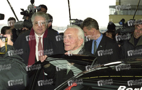 Moritz de Hadeln, Kirk Douglas