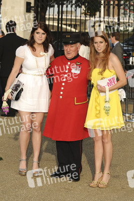 Eugenie Mountbatten-Windsor / Princess Eugenie of York, Beatrice Mountbatten-Windsor / Princess Beatrice of York