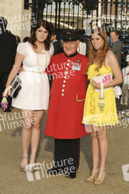 Eugenie Mountbatten-Windsor / Princess Eugenie of York, Beatrice Mountbatten-Windsor / Princess Beatrice of York