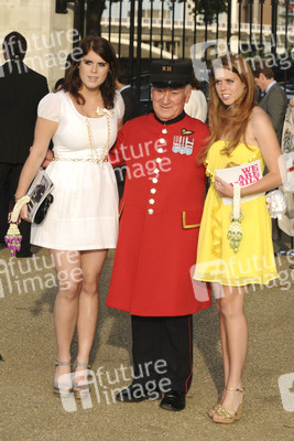 Eugenie Mountbatten-Windsor / Princess Eugenie of York, Beatrice Mountbatten-Windsor / Princess Beatrice of York