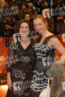 Hannelore Elsner, Nadja Uhl