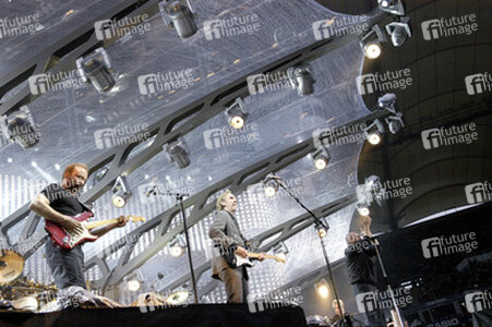 Daryl Stuermer, Mike Rutherford, Tony Banks, Phil Collins