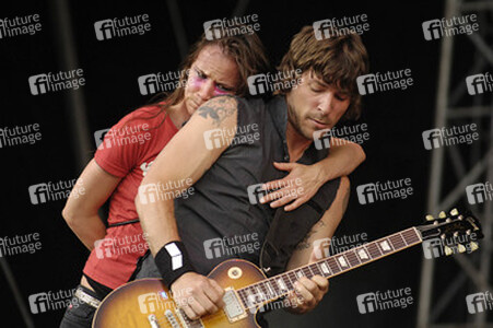 Juliette Lewis, Kemble Walters