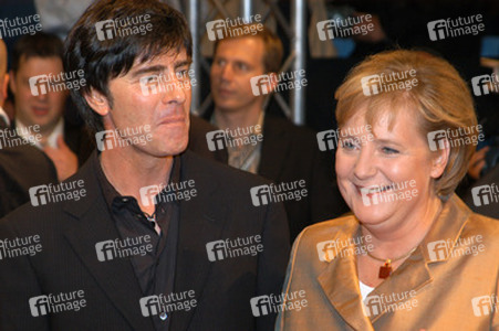 Joachim 'Jogi' Löw, Angela Merkel
