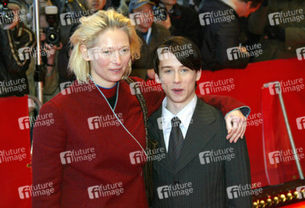 Tilda Swinton, Lou Taylor Pucci