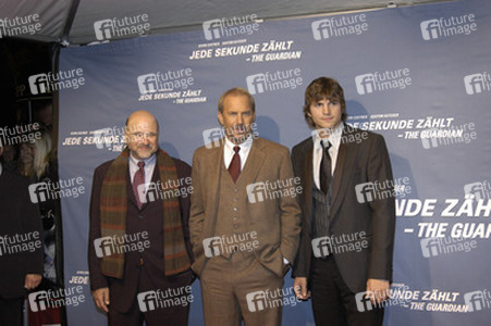 Andrew Davis, Kevin Costner, Ashton Kutcher