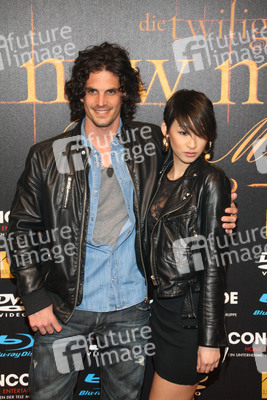 Tommy Reeve, Kaili Ma