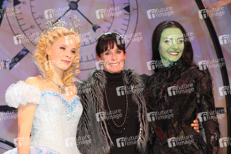 Geraldine Chaplin mit Cast