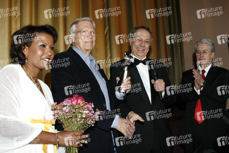 Karlheinz Böhm mit Gattin, Dieter Kosslick, Frank Elsner