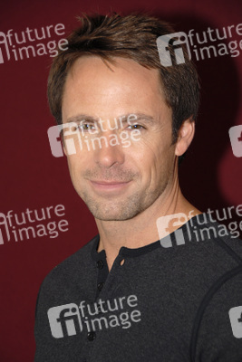 William deVry