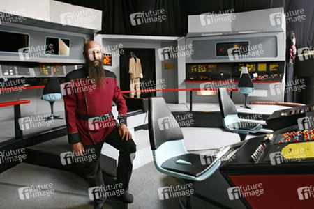 Martin Netter auf der Brücke vom Raumschiff Enterprise aus 'Star Trek: The Original Series'