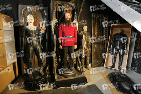 Martin Netter in einem Borg Alkoven mit der Borg Queen aus 'Star Trek: First Contact'
