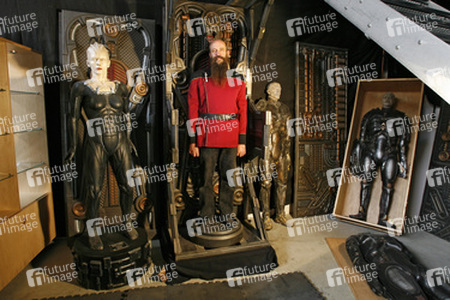 Martin Netter in einem Borg Alkoven mit der Borg Queen aus 'Star Trek: First Contact'